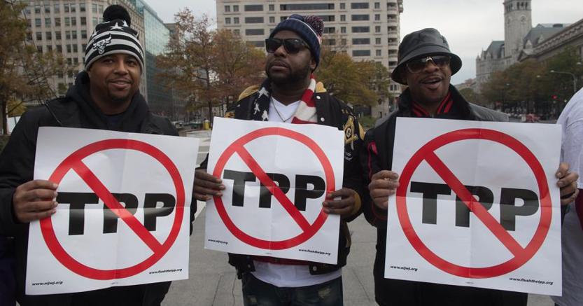 Proteste a Washington contro il TPP, l’accordo commerciale per l’Asia  sconfessato da Trump